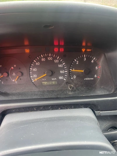 Toyota Hiace 2007, photo 5/6