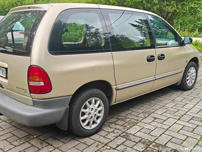 Chrysler Voyager Katsastettu 27.7.2026 2000, photo 4/24