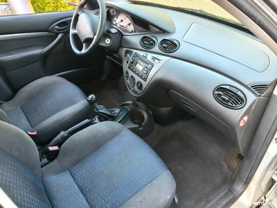 Ford Focus Ghia 2001, kuva 7/7