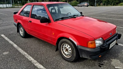 Ford Escort 1987, photo 4/9