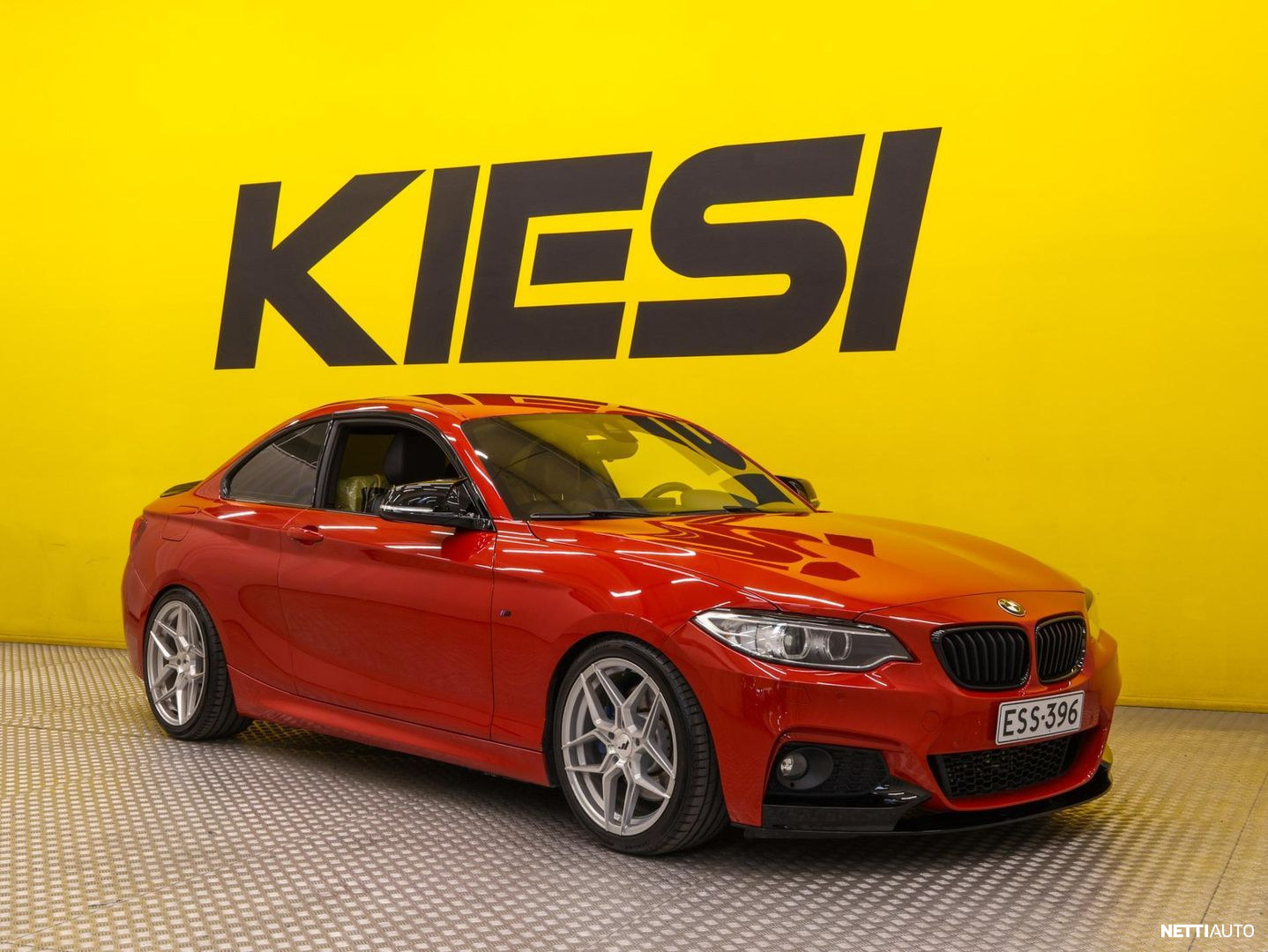 BMW 225