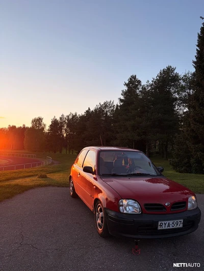 Nissan Micra 2000, photo 3/5