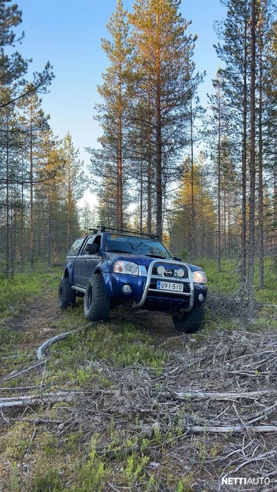 Nissan Navara 2003, photo 1/3