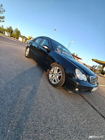 Mercedes-Benz C 200 Juuri leimattu 2005, photo 4/16