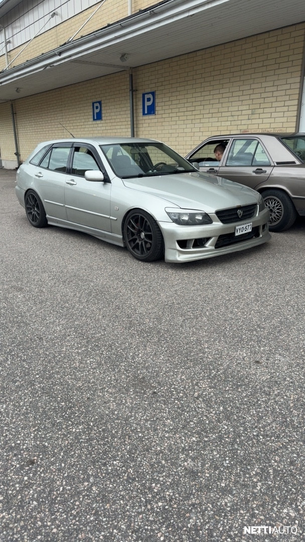 Lexus IS