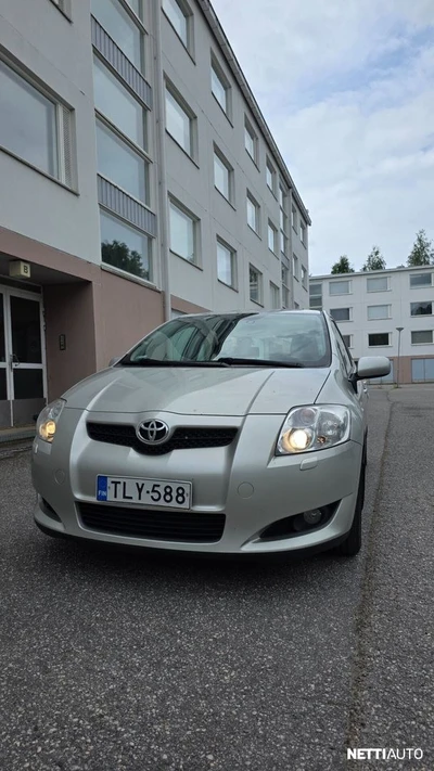 Toyota Auris 1,4 D-4D Linea Sol 5ov 2007, photo 2/12