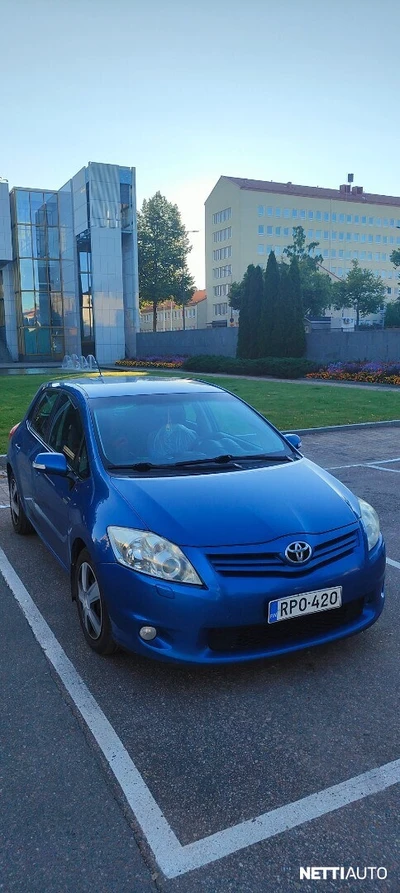 Toyota Auris 1,4 D-4D DPF Linea Sol 5ov 2010, kuva 1/10