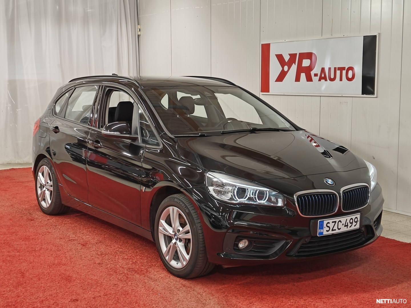 BMW 225