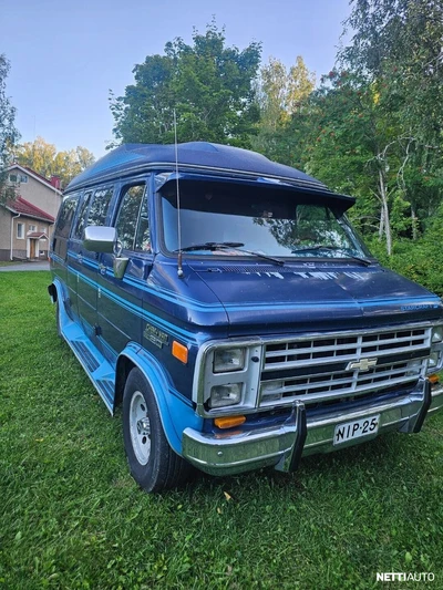 Chevrolet Chevy Van 350 1990, kuva 1/12