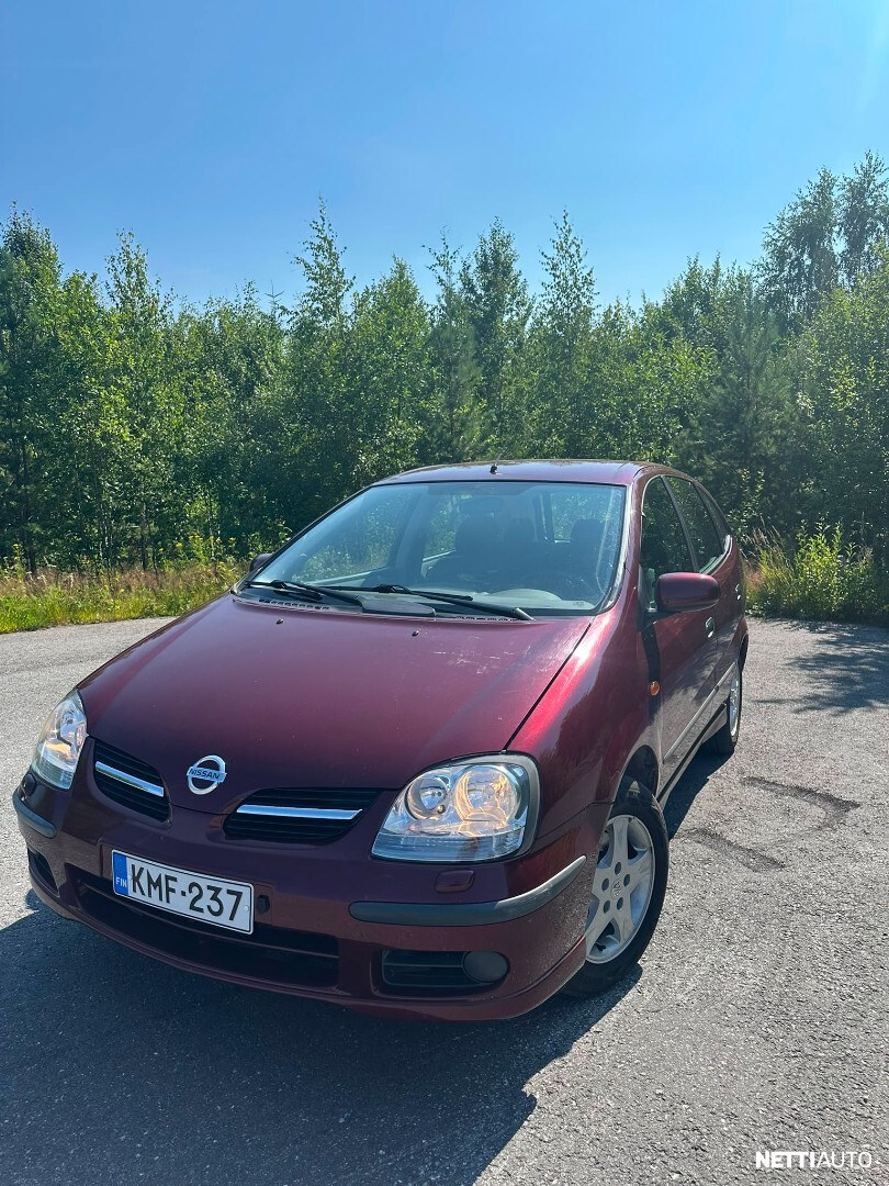 Nissan Almera Tino