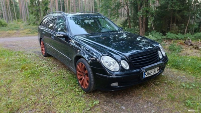 Mercedes-Benz E 2004, kuva 3/10