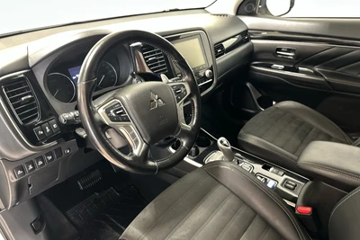 Mitsubishi Outlander PHEV 2020, kuva 6/10