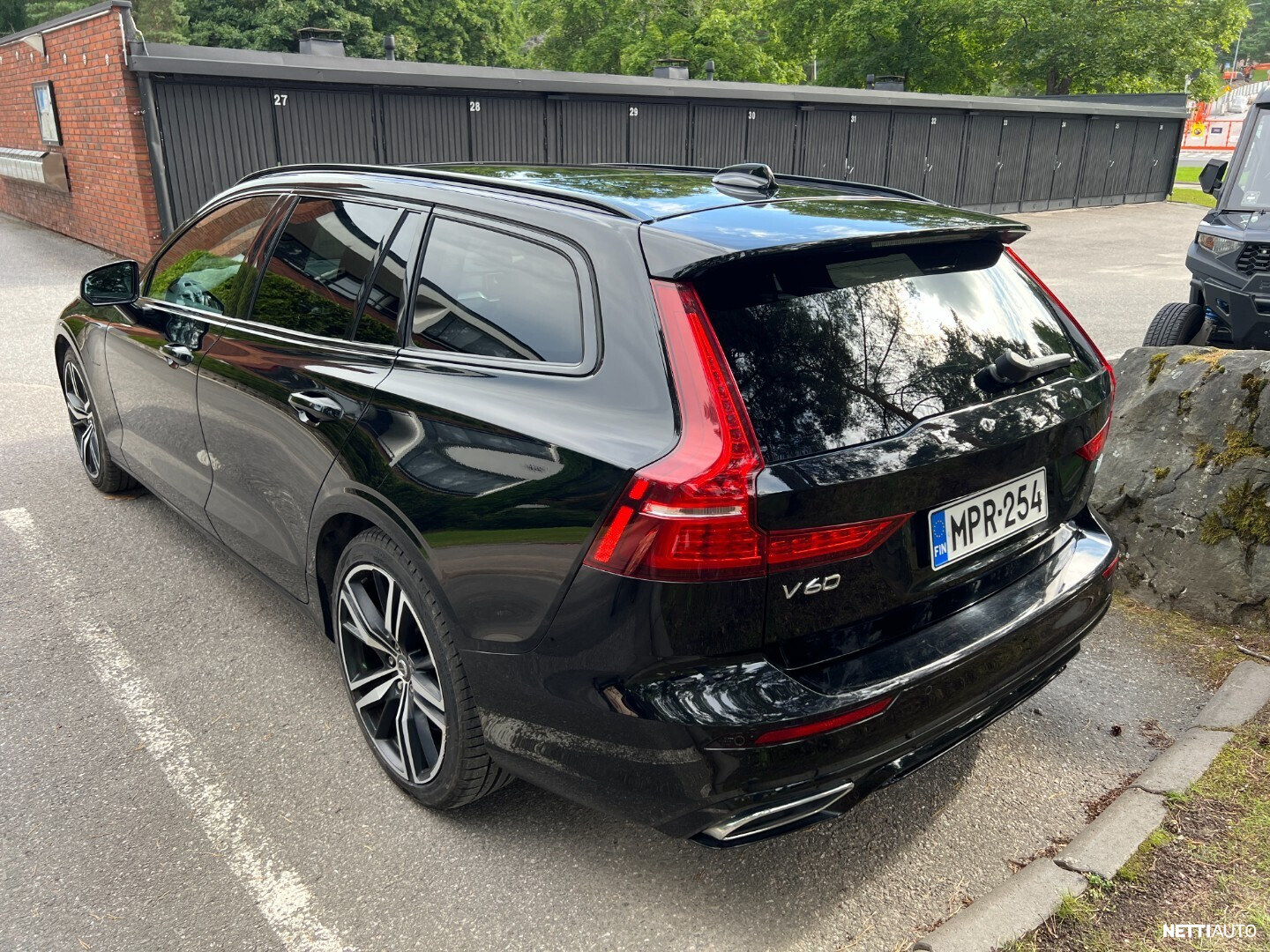 Volvo V60 2021, photo 4/7