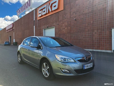 Opel Astra 2011, kuva 1/6