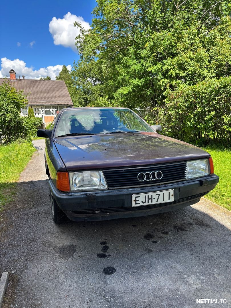 Audi 100
