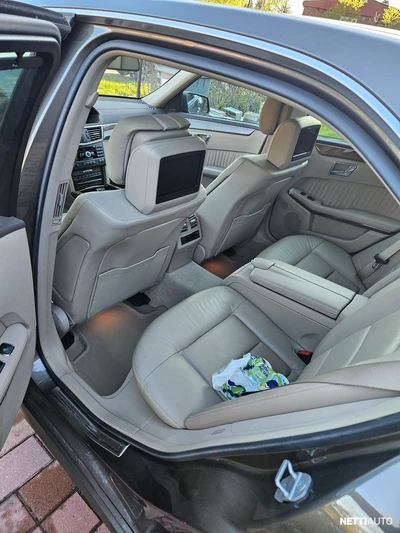 Mercedes-Benz E 350 Bluetec A 2010, photo 4/5