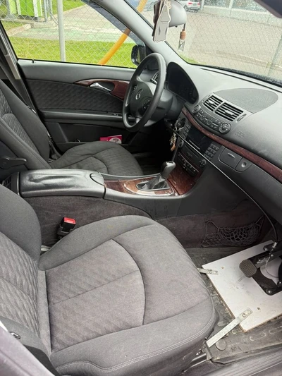 Mercedes-Benz E 200 2005, kuva 7/11