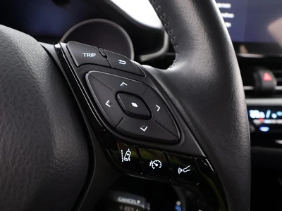 Toyota C-HR 2.0 Hybrid Comfort 2024, photo 6/10
