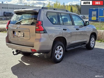 Toyota Land Cruiser 2018, photo 3/21