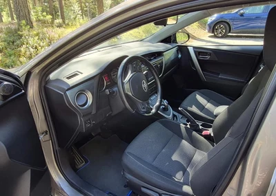 Toyota Auris 1,8 Hybrid Active 2014, kuva 4/5