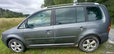 Volkswagen Touran 2006, kuva 4/5