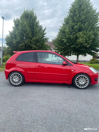 Ford Fiesta 2005, photo 4/13