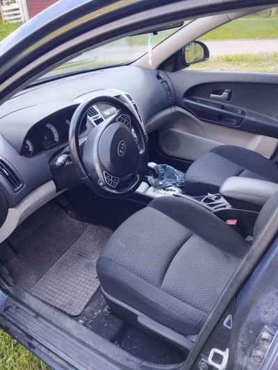 Kia Ceed 1,6 EX HB 5D A/T 2009, kuva 2/2