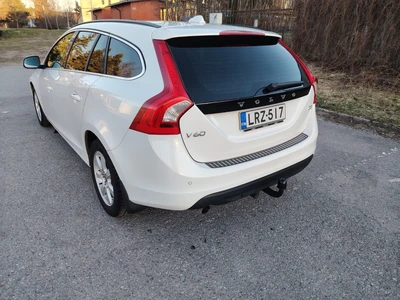Volvo V60 D3 Momentum aut 2013, kuva 3/19