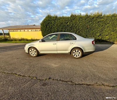 Volkswagen Jetta Trendline 1,6 75 kW 2006, photo 2/25