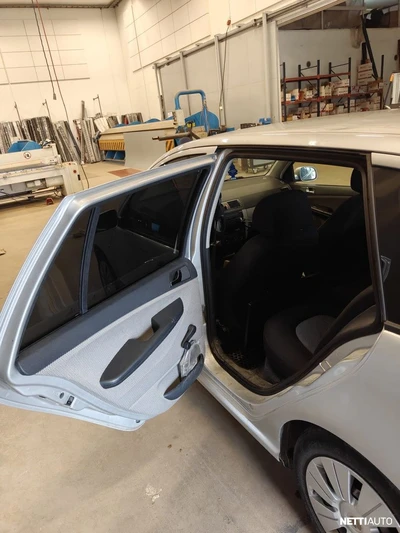 Skoda Fabia Combi 1,4 16 V Ambiente 2006, kuva 5/12
