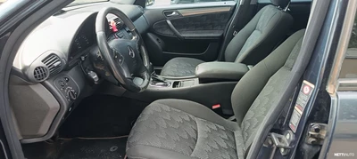 Mercedes-Benz C 2005, kuva 7/8