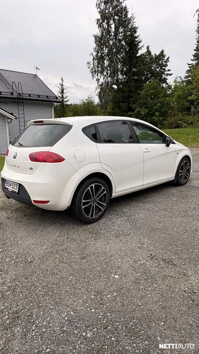 Seat Leon FR 170 TDI CR DPF 2011, photo 4/5