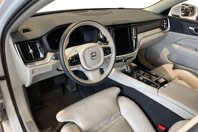 Volvo V60 2024, photo 3/3