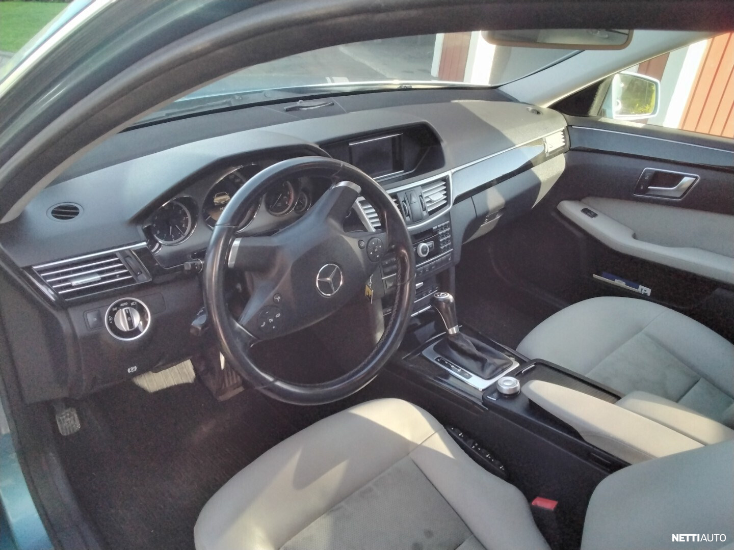 Mercedes-Benz E 2012, photo 3/7