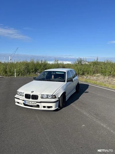 BMW 320 1998, photo 4/9
