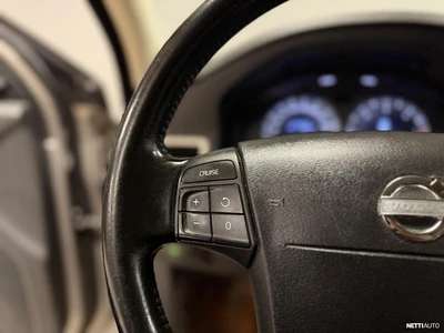 Volvo V70 2,4D Momentum aut 2009, kuva 4/8