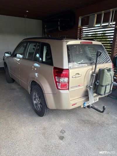 Suzuki Grand Vitara 2010, kuva 2/8
