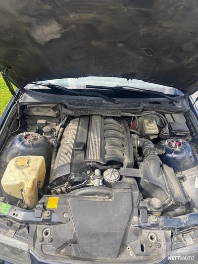 BMW 323 E36 1995, photo 3/3