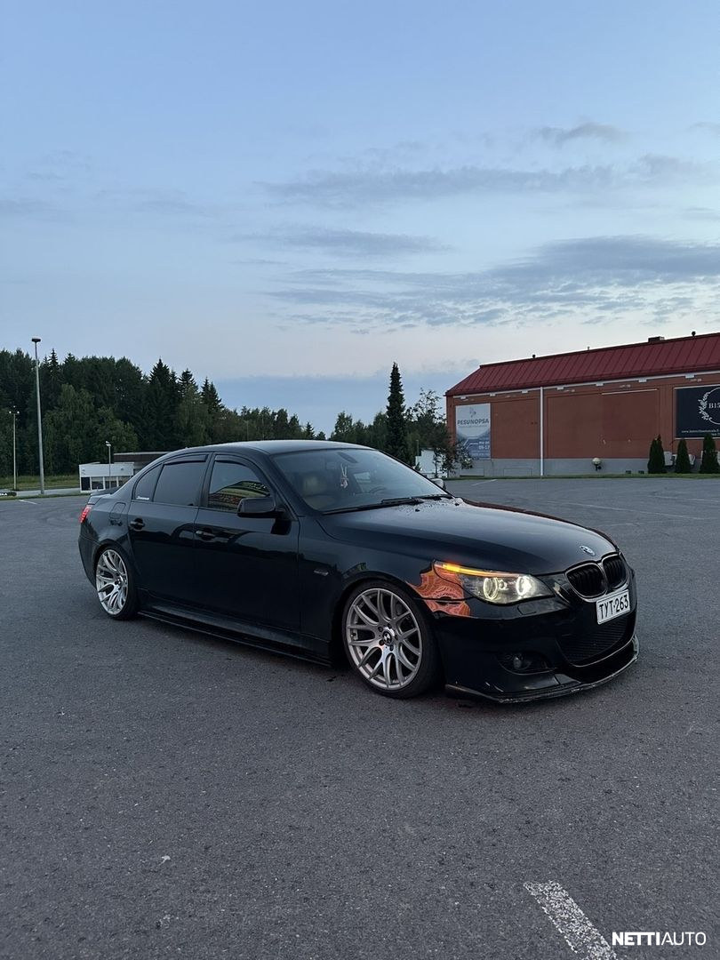 BMW 525
