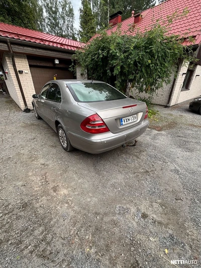 Mercedes-Benz E 2005, photo 4/14
