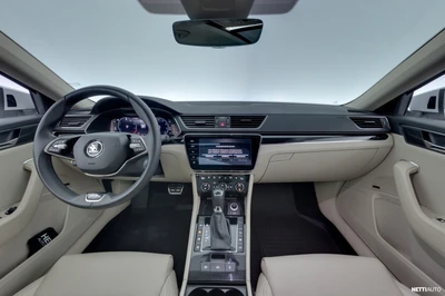 Skoda Superb 2023, kuva 7/16
