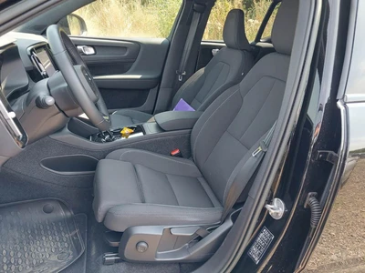 Volvo XC40 2023, photo 4/7