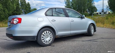 Volkswagen Jetta 2008, kuva 4/13