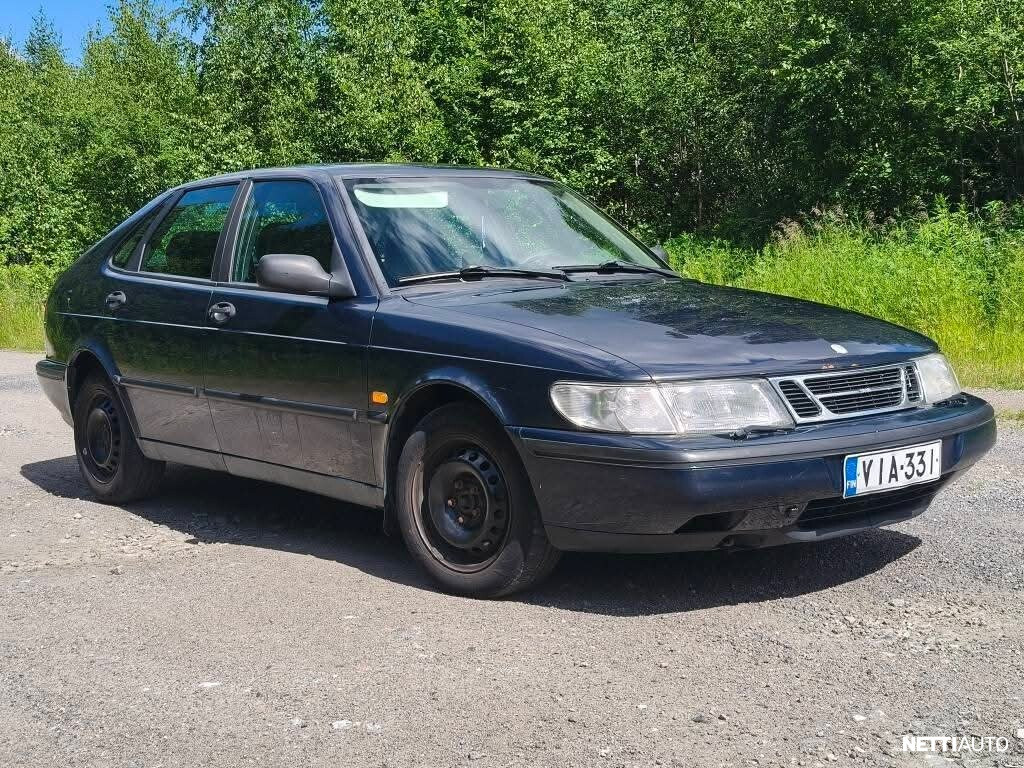 Saab 900