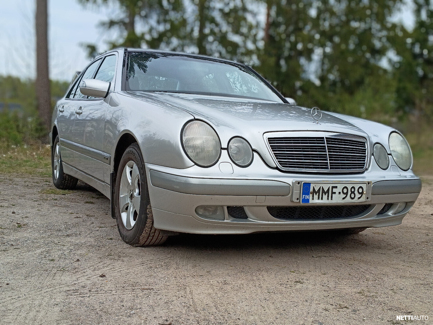 Mercedes-Benz E 200