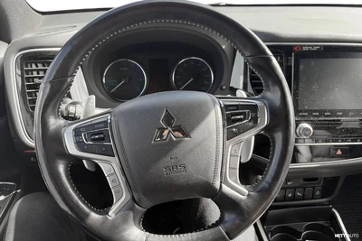 Mitsubishi Outlander PHEV 2019, kuva 5/7