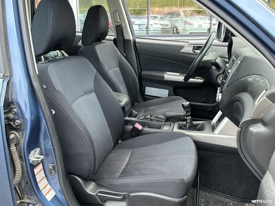 Subaru Forester 2,0 XS TD VR 2010, kuva 3/4