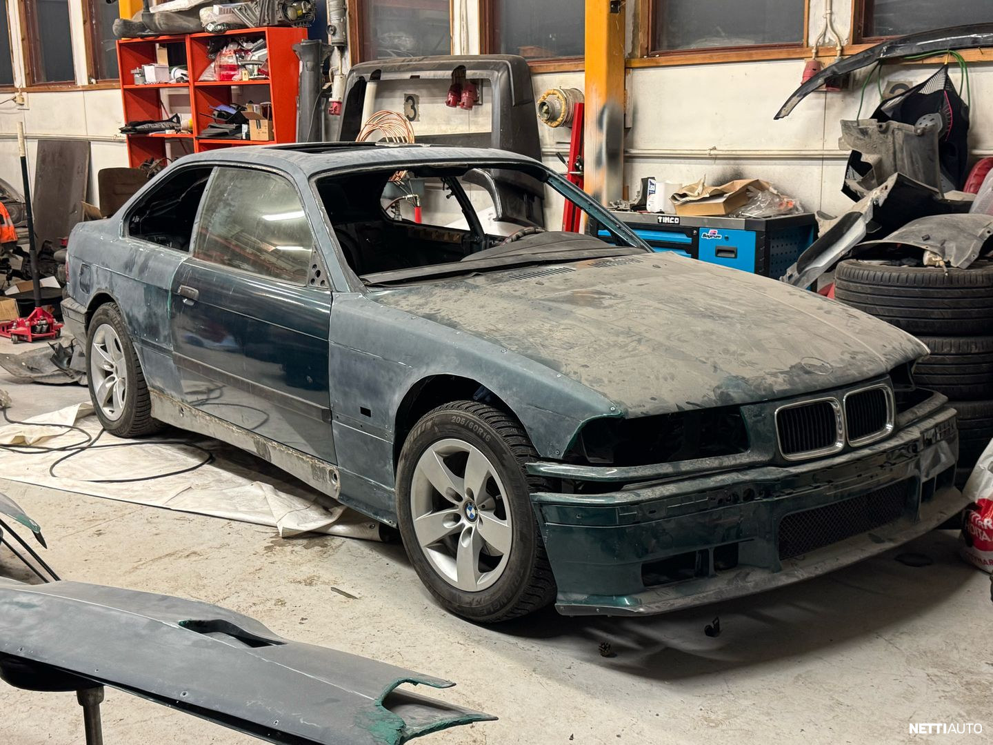 BMW 318iS