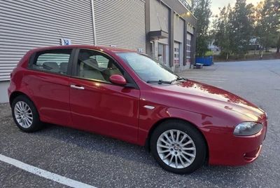 Alfa Romeo 147 1,9 JTD M-jet 5D 2007, kuva 6/33
