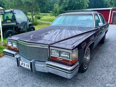 Cadillac Brougham D’elegance 1988, photo 3/4